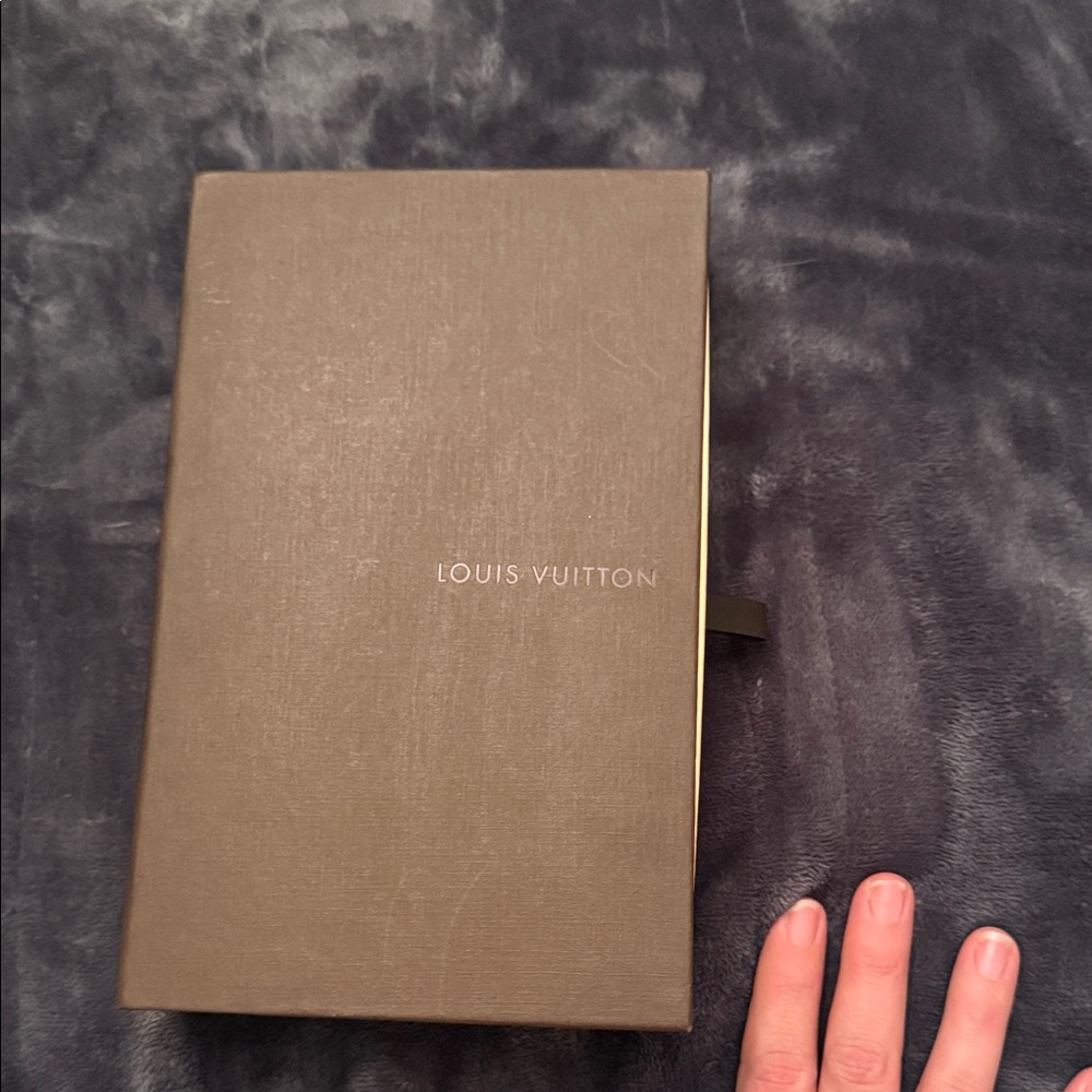 Louis Vuitton Elegant Tan Box